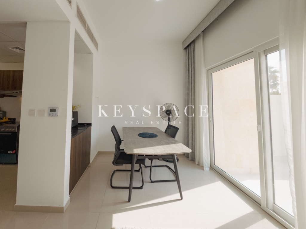 SINGLE ROW l DIRECT VIEW ON POOL & GARDEN l FURNISHED